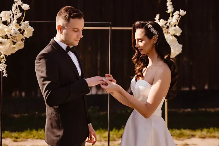 Ślub humanistyczny: Ważny dla serca, nie dla prawa? Sprawdź!