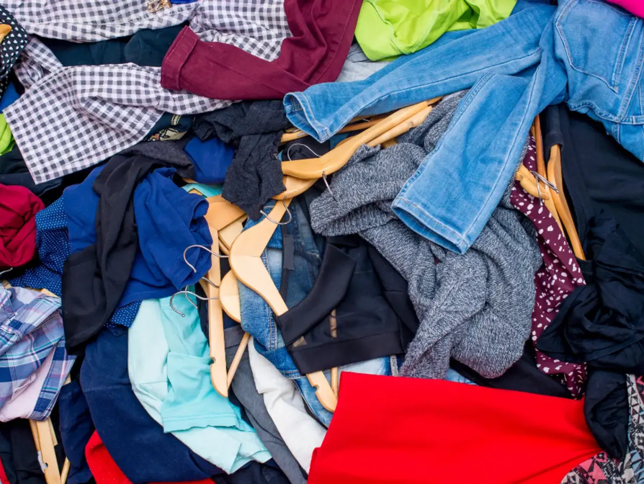 Gdzie oddać ubrania w Szczecinie? Sprawdzone miejsca i porady