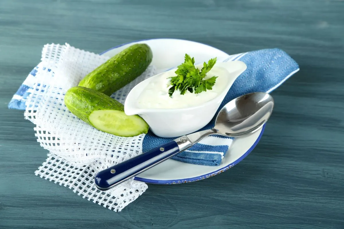 Jakie przyprawy do mizerii? Odkryj sekrety idealnego smaku Jakie przyprawy do mizerii? Odkryj sekrety idealnego smaku