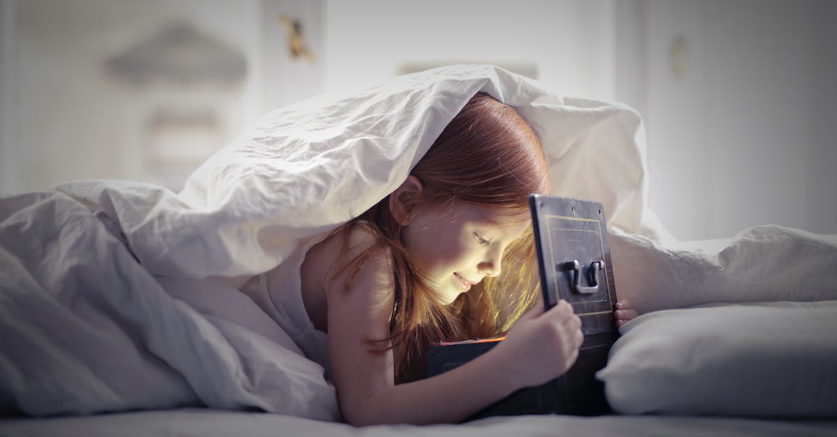 Sennik: Co oznacza, gdy śnimy o znajomych z przeszłości? Wyjaśnienie snu