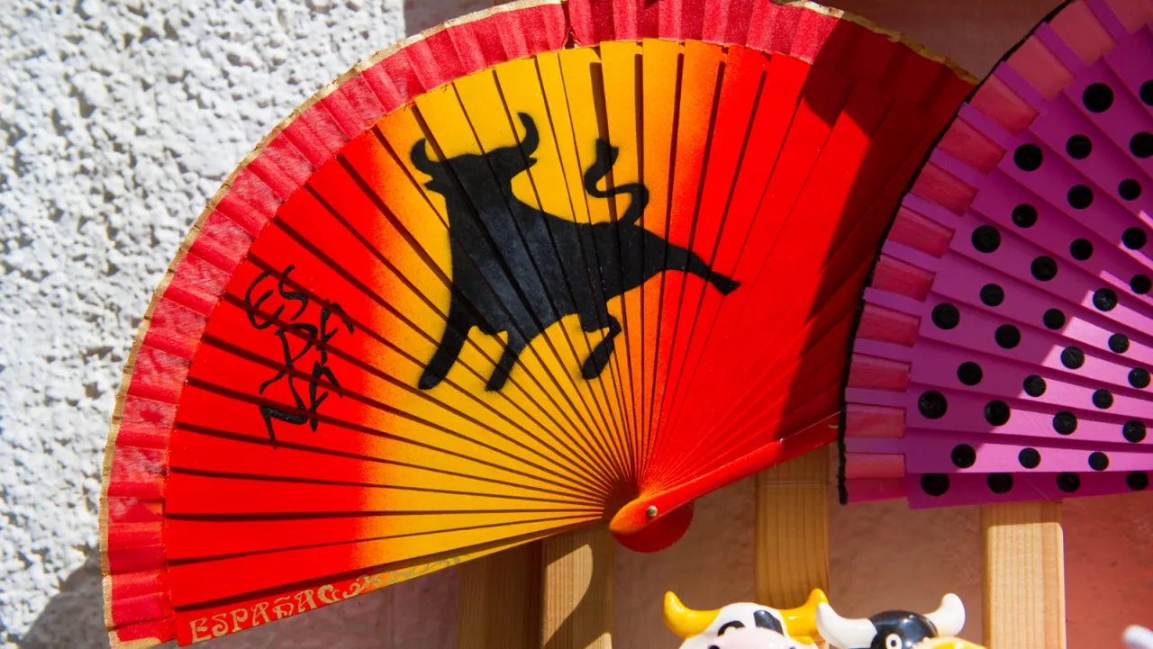 Z czym kojarzy się Hiszpania? Odkryj jej fascynującą kulturę i tradycje