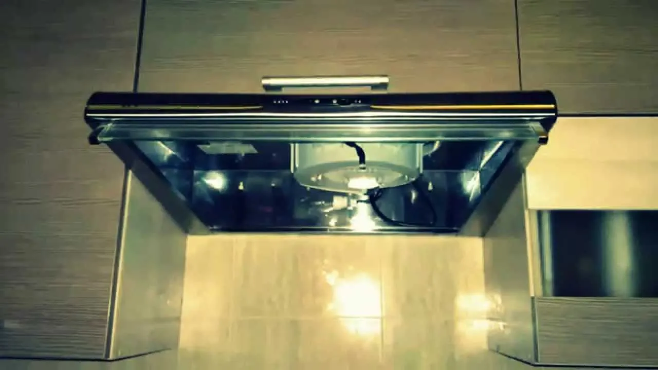 Jak podłączyć okap kuchenny do prądu bezpiecznie i samodzielnie w 5 krokach