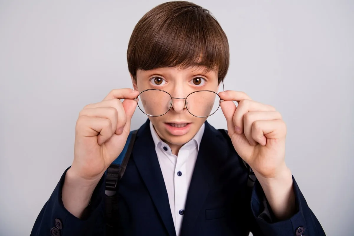 Jak ubrać dziecko na egzamin szóstoklasisty: kompletny poradnik dla rodzica