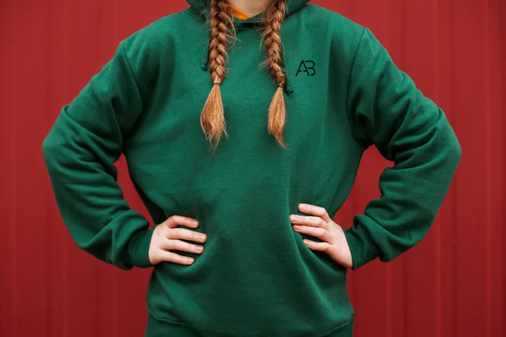 Jak znaleźć bluzę ze zdjęcia? Praktyczny poradnik krok po kroku