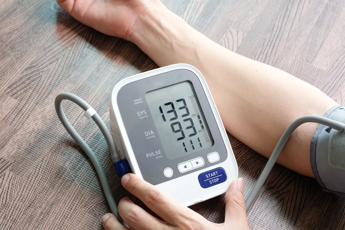 Ciśnieniomierz jaki wybrać – uniknij błędów przy zakupie i pomiarze