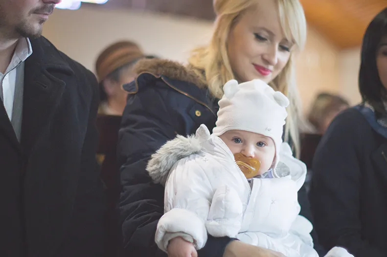 W co ubrać dziecko do chrztu: Kompletny poradnik dla rodziców