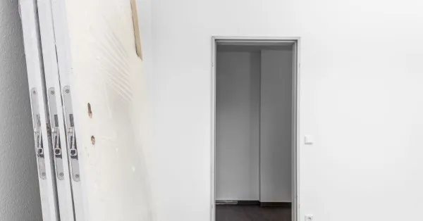 Jakie wymiary otworu pod drzwi, aby uniknąć kosztownych błędów?