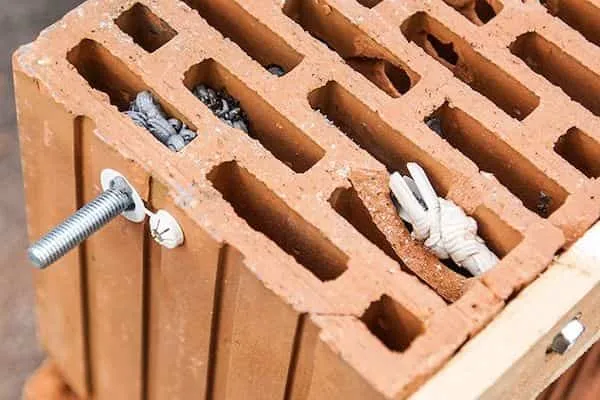 Ile kosztują kotwy? Ceny różnych typów i co warto wiedzieć