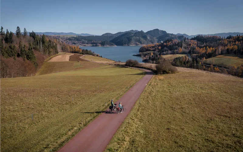 Najlepsze trasy rowerowe wokół Jeziora Czorsztyńskiego – planuj wycieczkę bez niespodzianek
