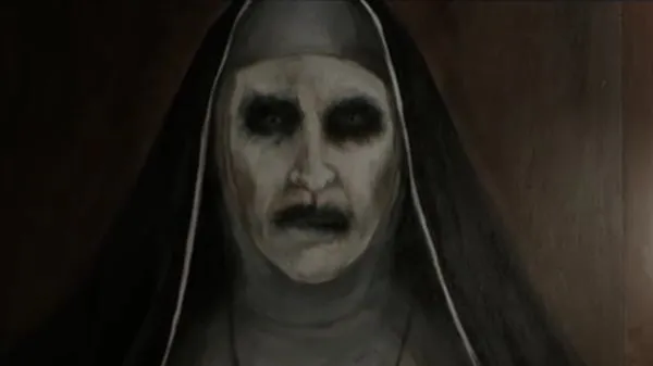 Film Zakonnica: Mroczny Horror z Uniwersum Obecności