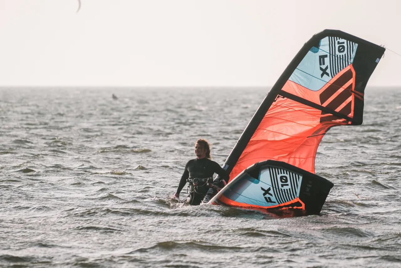 Jaki wiatr na kitesurfing? Odkryj idealne warunki do jazdy Jaki wiatr na kitesurfing? Odkryj idealne warunki do jazdy