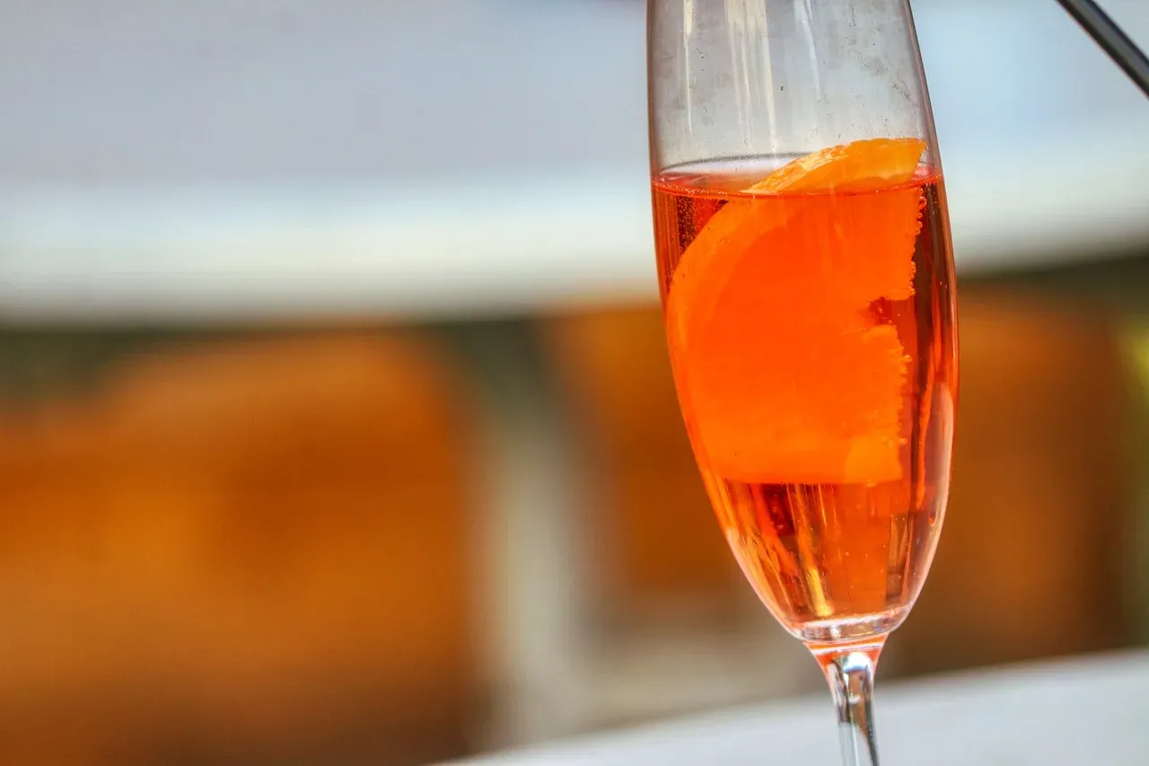 Najlepsze przepisy na drinki z Martini Rosso, które musisz spróbować