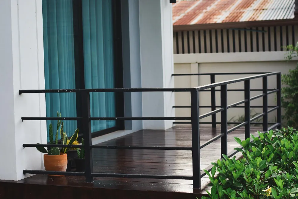 Jak podwyższyć balustradę na balkonie i zapewnić bezpieczeństwo?