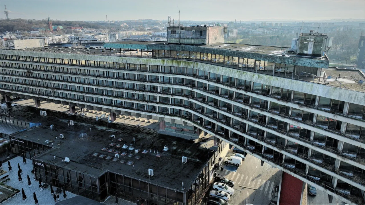 Dlaczego zamknięty Hotel Forum w Krakowie? Problemy i przyszłość