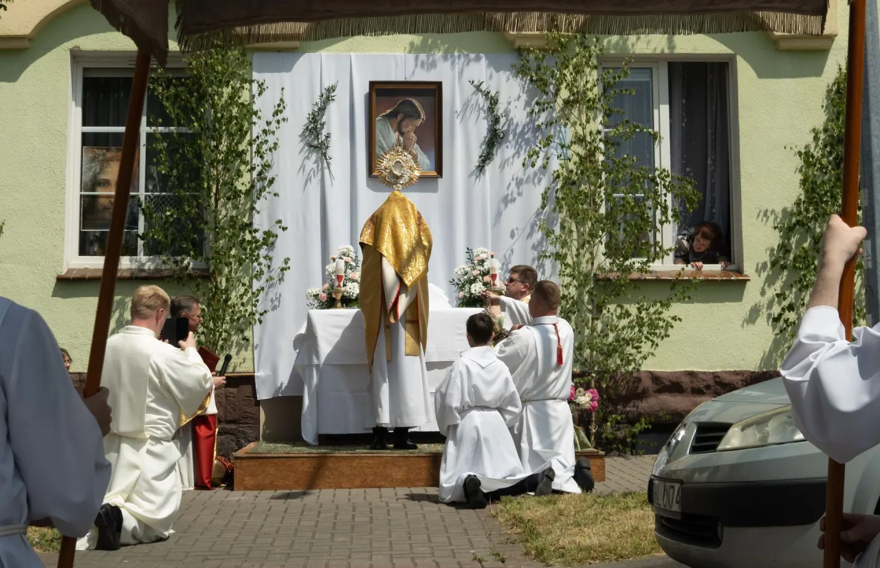 Boże Ciało 2026: Kiedy wypada? Znaczenie i tradycje