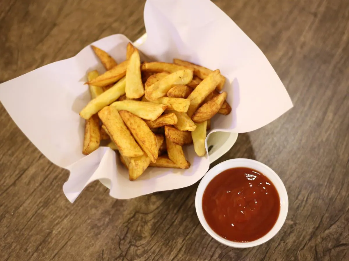 Sekret chrupiących frytek: Strona folii to mit! Co działa?