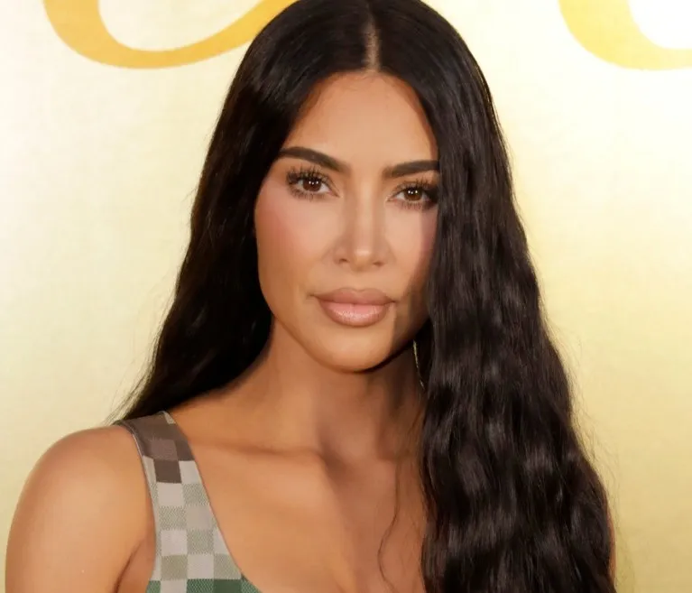 Zaskakujące fryzury Kim Kardashian, które musisz wypróbować w 2024 roku