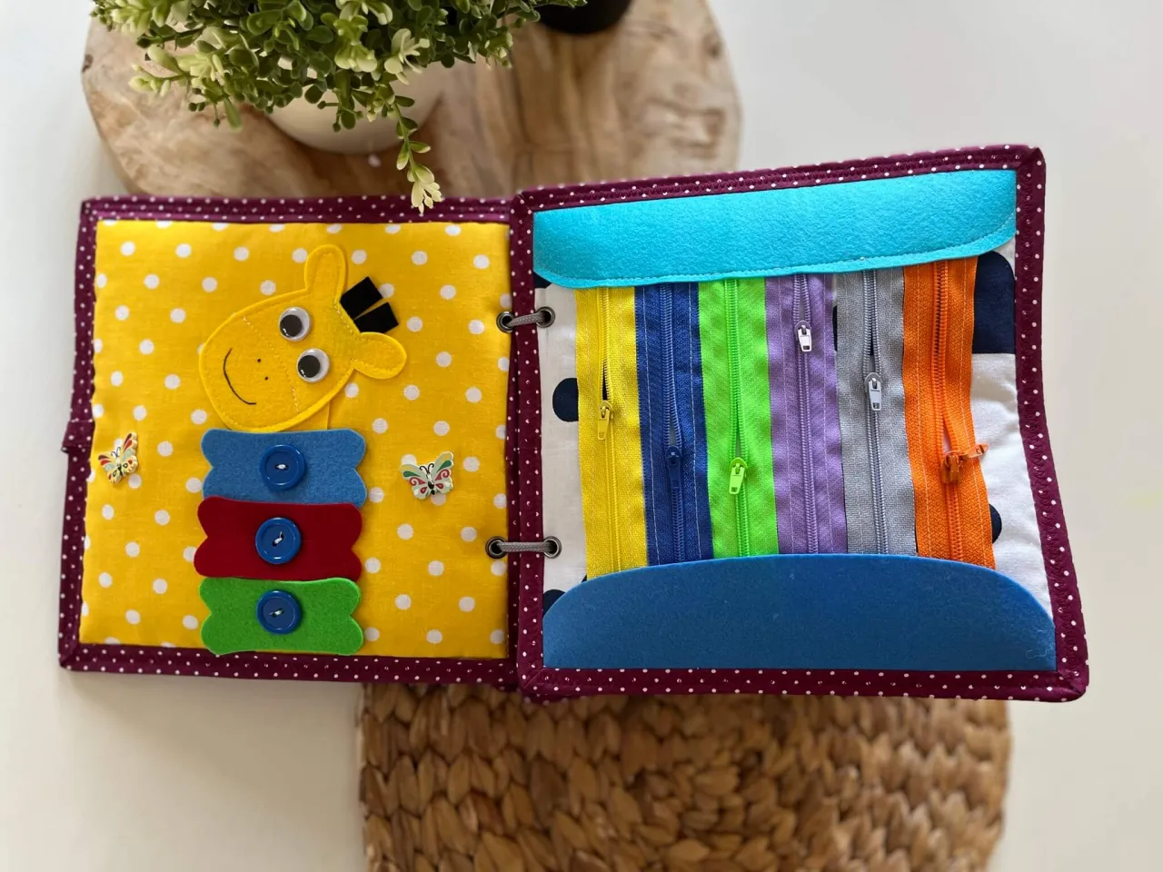 Książka sensoryczna: Jak wspiera rozwój dziecka przez zabawę