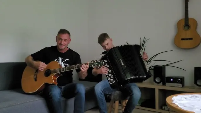 Poznaj akordy do Cyganeczki Zosi - kompletna instrukcja gry na gitarze