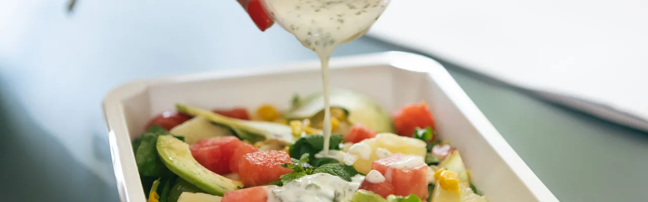 Ile kosztuje catering na 15 osób? Sprawdź, co wpływa na cenę