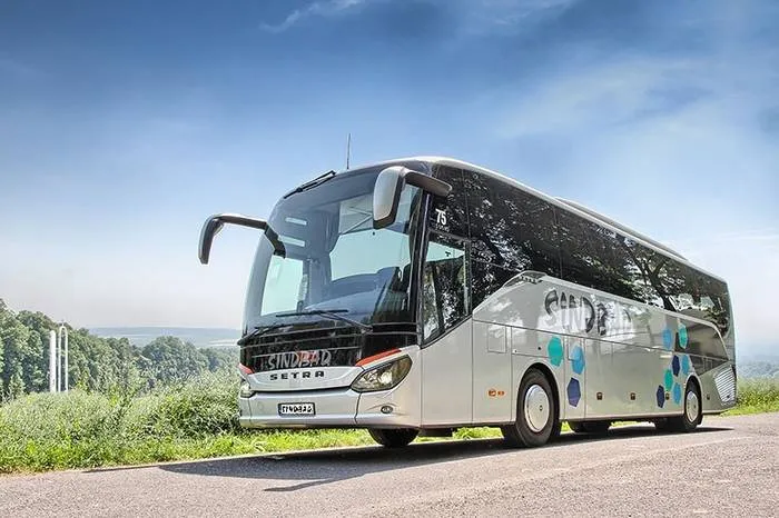 Sindbad Brzeg – dowiedz się, skąd odjeżdżają autobusy i uniknij problemów