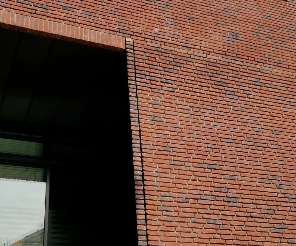 Dylatacja budynku co ile metrów? Oto kluczowe zasady i wskazówki