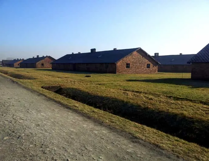 Gdzie kupić bilety do Auschwitz? Sprawdź, by nie przegapić miejsca