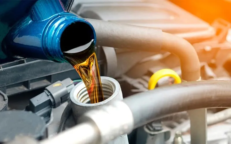 Czy można bezpiecznie przekroczyć termin wymiany oleju? Sprawdź, ile możesz opóźnić!