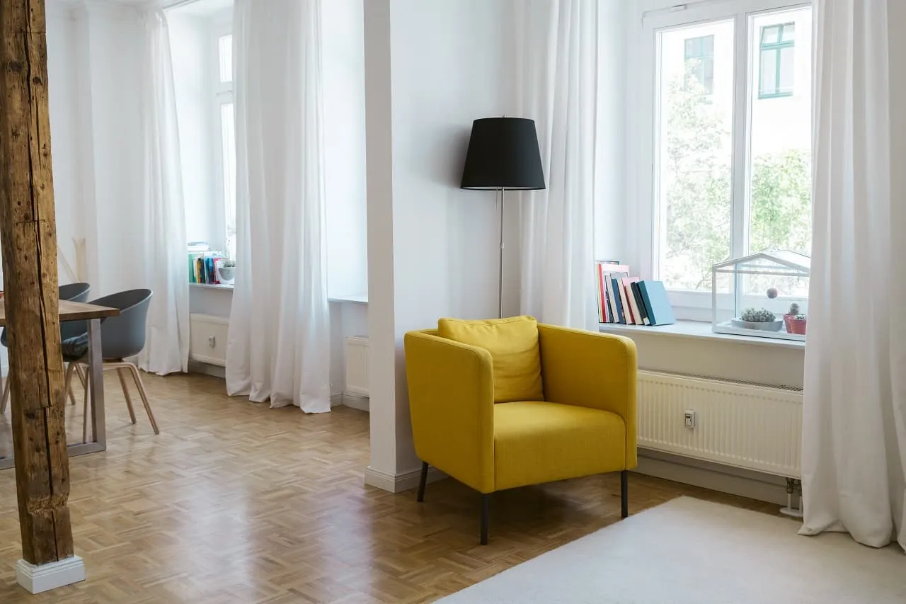 Ile kosztuje ubezpieczenie mieszkania w bloku? Sprawdź, co wpływa na cenę