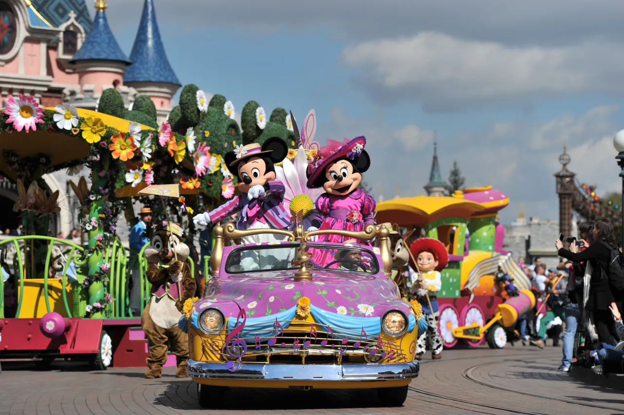 Który Disneyland był pierwszy? Odkryj początek magii!