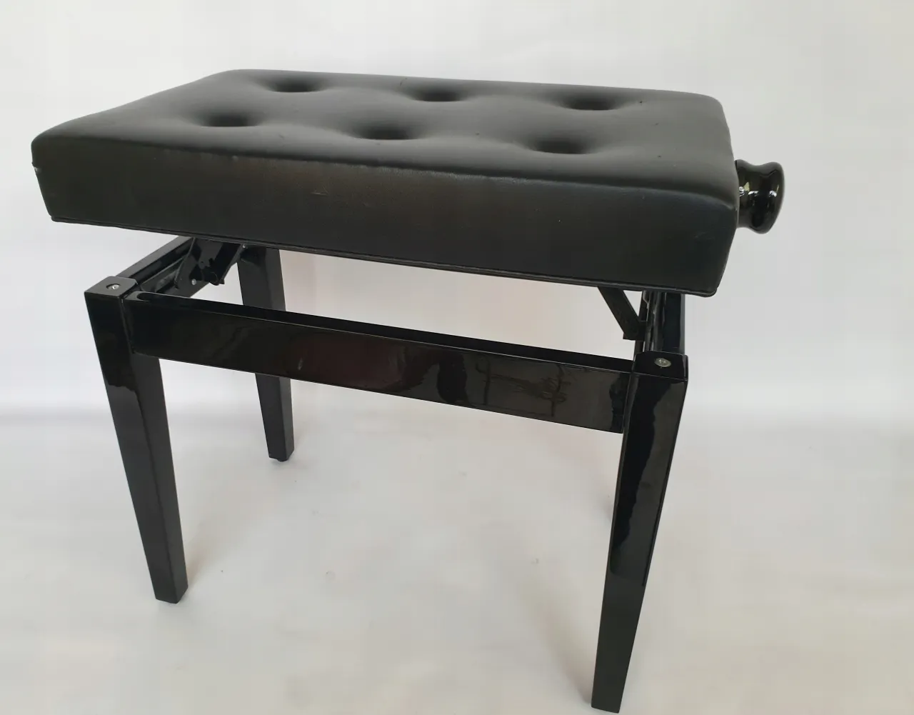  Stołek do pianina - krzesło dla pianisty, wygoda i styl