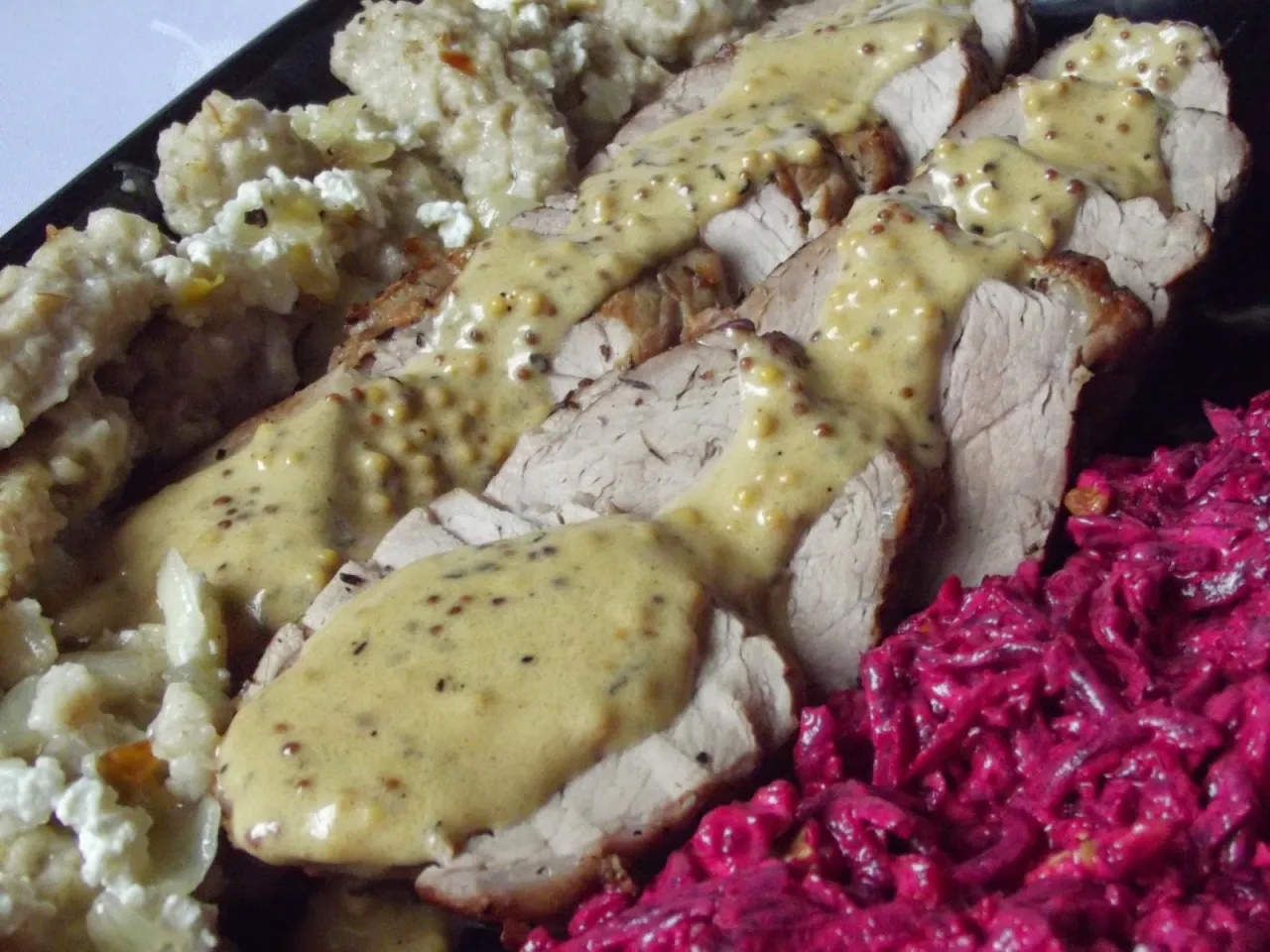 Ile piec polędwicę wieprzową, aby była soczysta i idealnie upieczona?