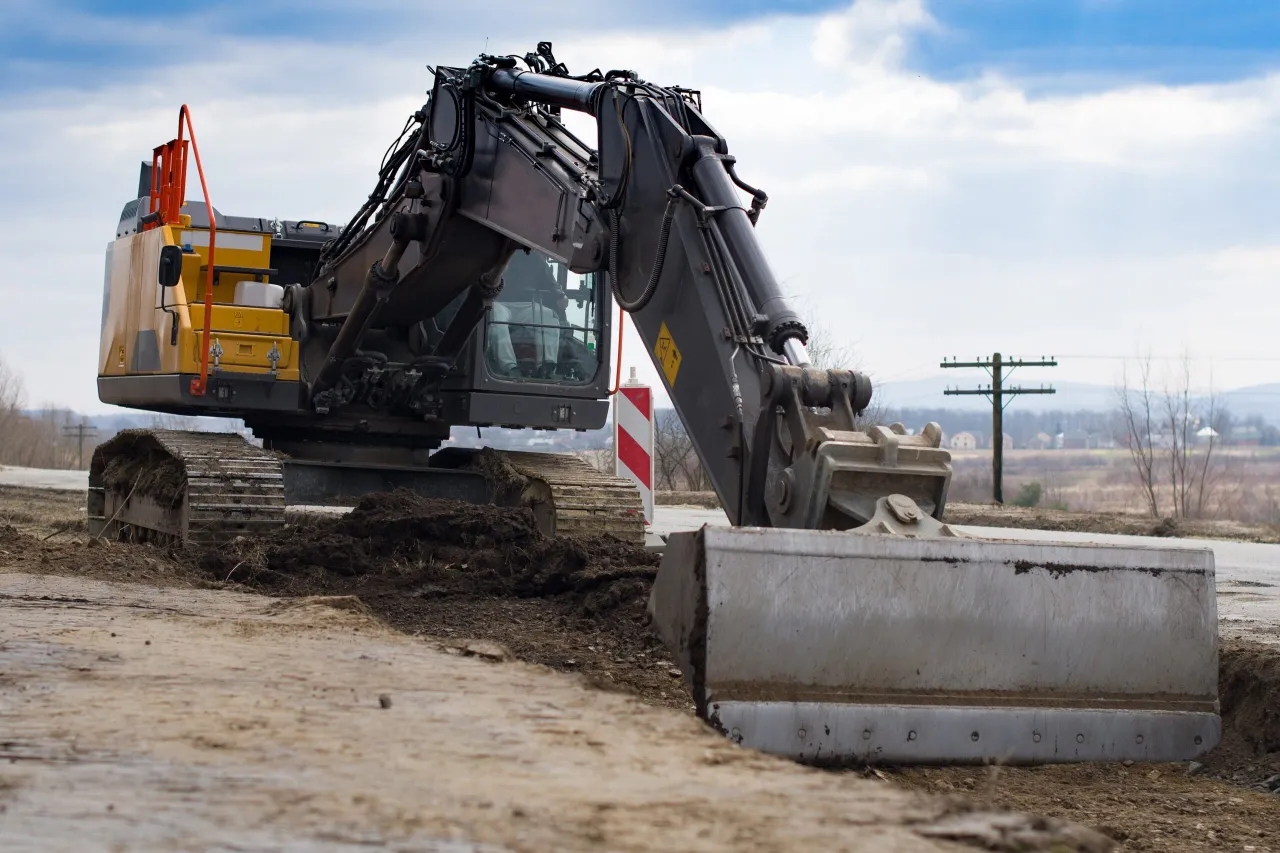 Zwolnica w koparce: Kluczowy element dla wydajności maszyny