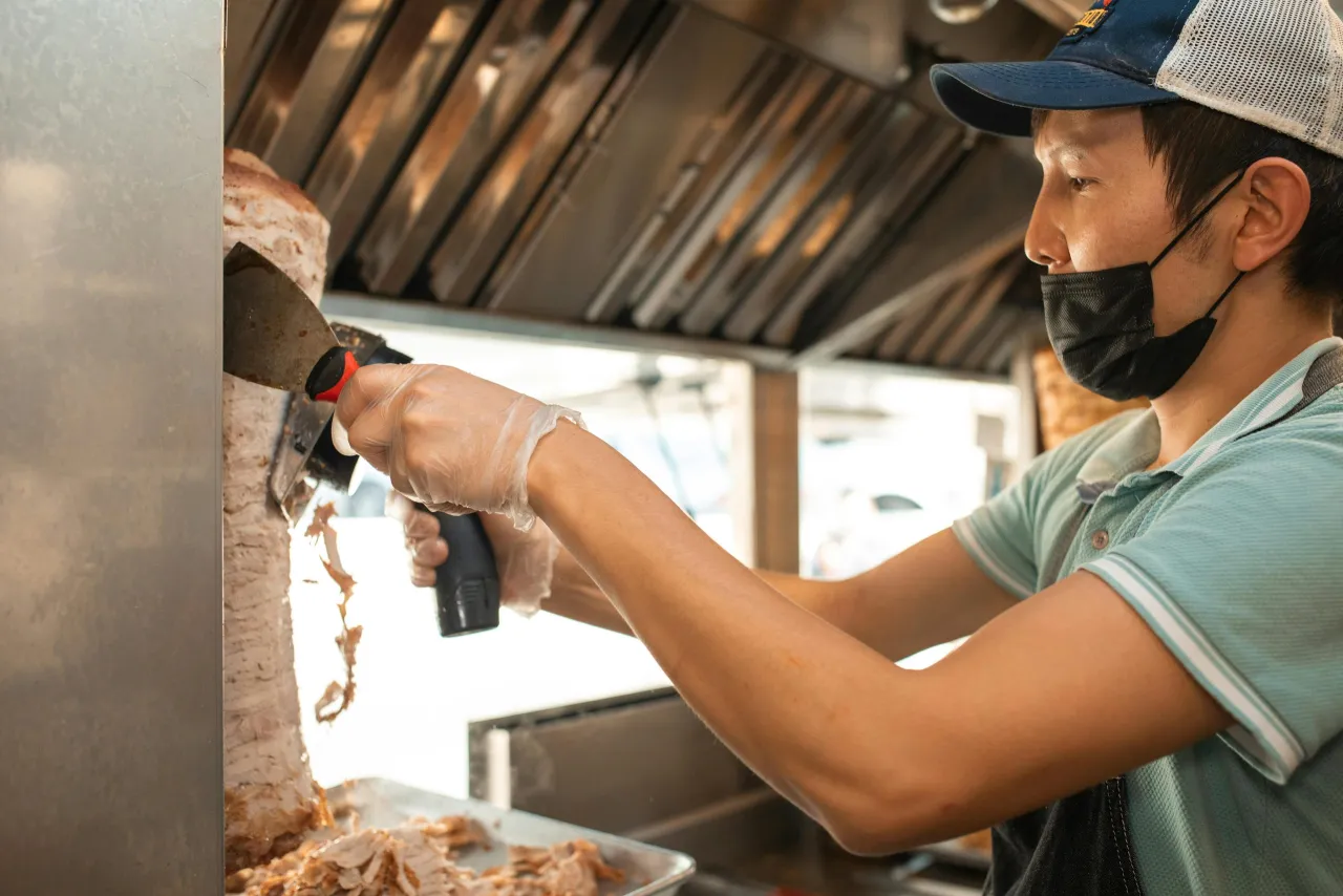 Historia kebaba: Od Persji po Berlin i Polskę