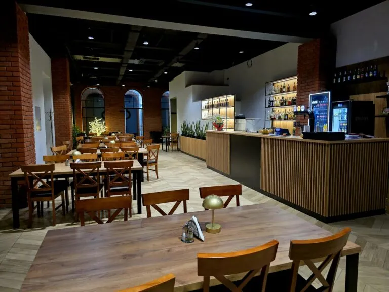 Gdzie zjeść w Wadowicach? Odkryj najlepsze restauracje i smaki