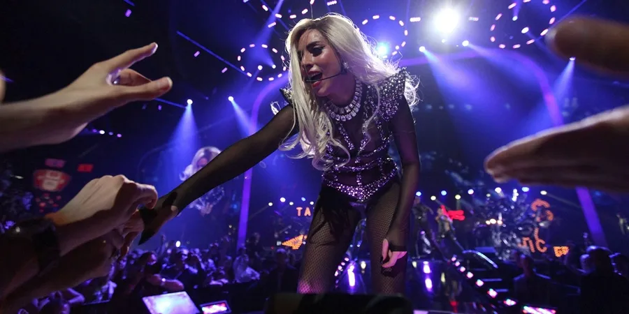 Jak powstała muzyka pop i jakie miała kluczowe wpływy?