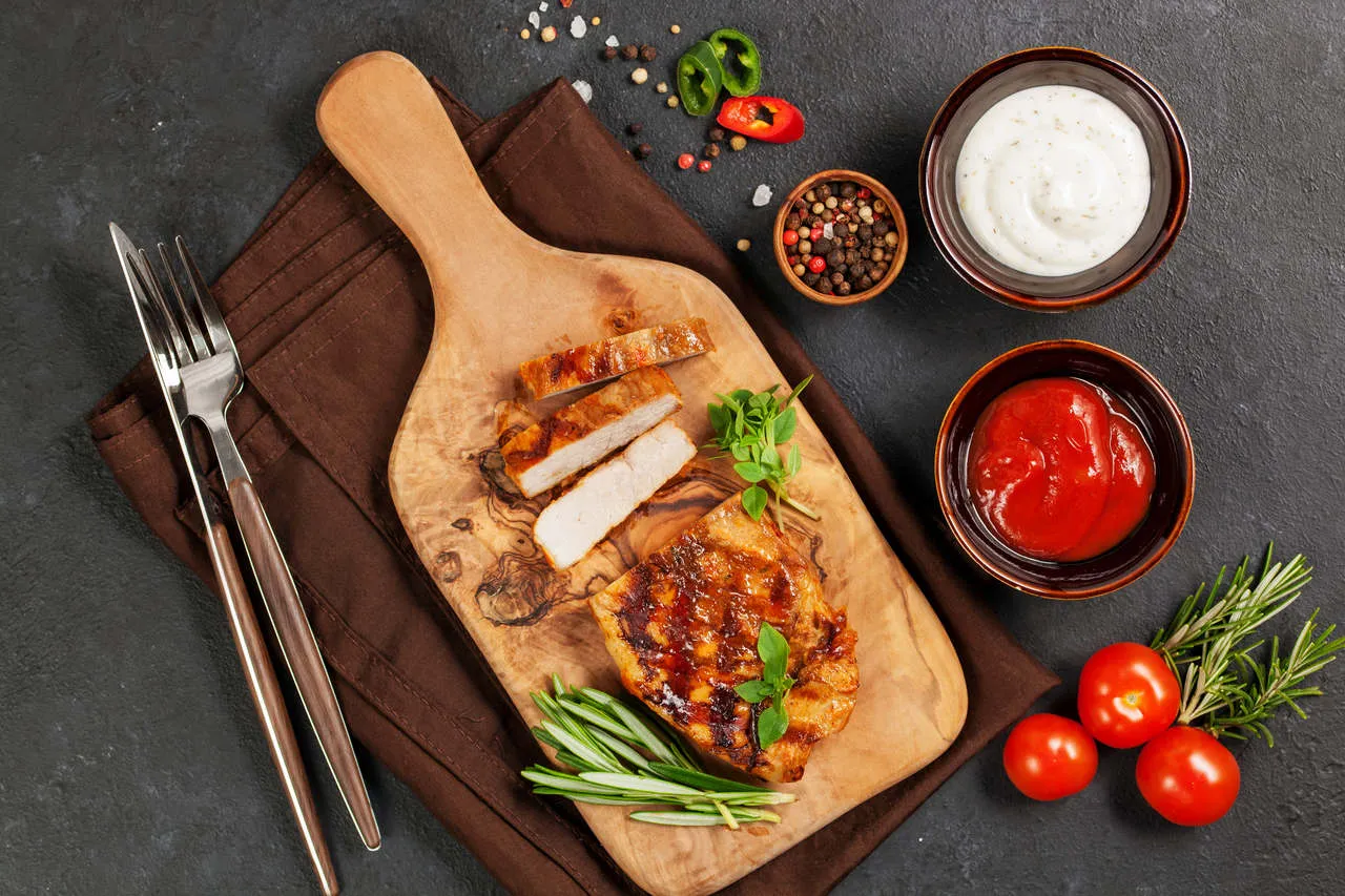 Co ze schabu na obiad? Proste i smaczne przepisy na każdą okazję