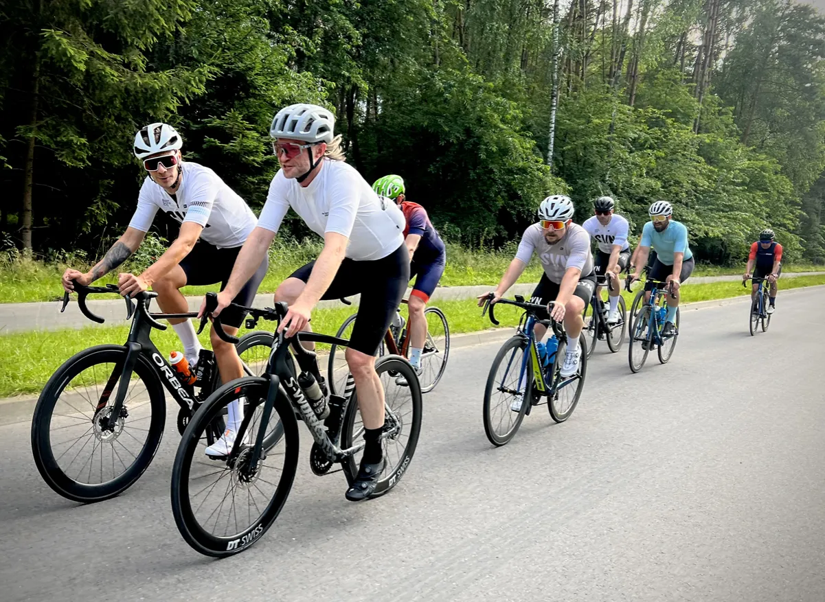 Jak siedzieć na siodełku rowerowym, aby uniknąć bólu i dyskomfortu