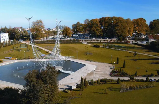 Najlepsze atrakcje w Sierakowicach, które musisz zobaczyć podczas wizyty