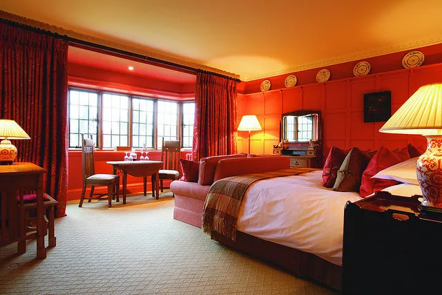 Czym się różni hotel 4-gwiazdkowy od 5? Poznaj kluczowe różnice