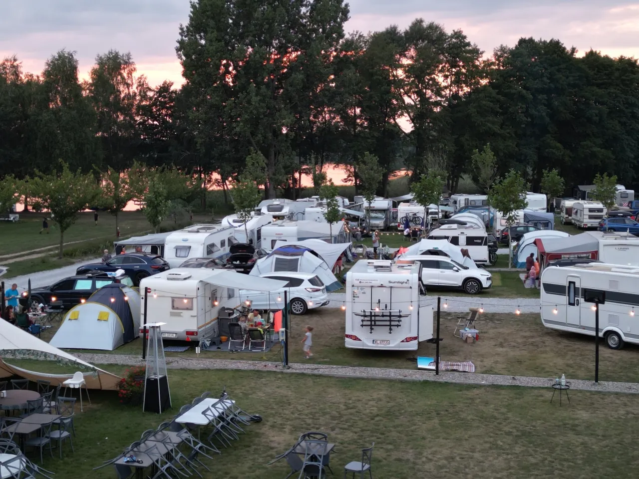 Najlepsze pole namiotowe nad jeziorem Kujawsko Pomorskie dla rodzin