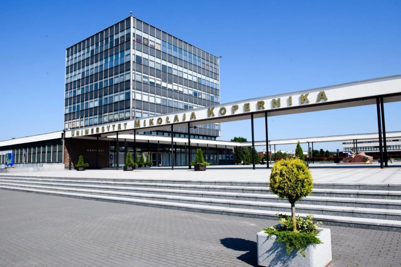 Uniwersytet Kopernika w Toruniu: Historia, kierunki i życie studenckie