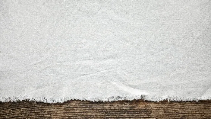 Jak prasować obrus, aby uniknąć zagnieceń i uszkodzeń tkaniny