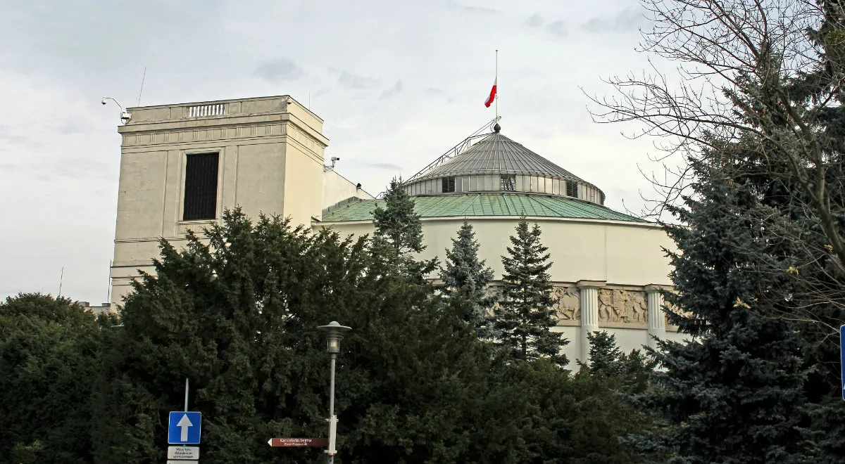 Czy sejm może rozwiązać senat? Odkryj prawdę o uprawnieniach parlamentu Czy sejm może rozwiązać senat? Odkryj prawdę o uprawnieniach parlamentu