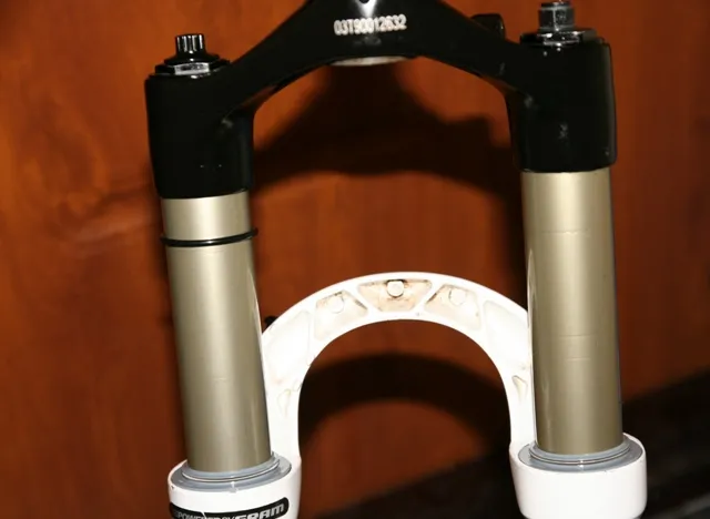 Jaki olej do amortyzatora Rock Shox? Oto najlepsze wybory dla Ciebie