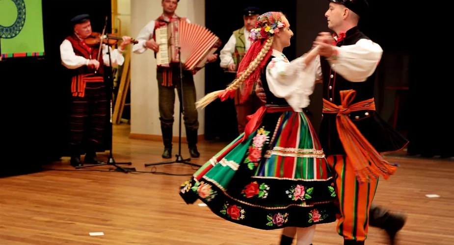 Oberek taniec: tempo i cechy tradycyjnego oberka