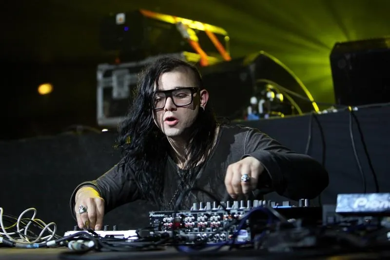 Ile lat ma DJ Akun? Zaskakujące fakty o jego wieku i karierze