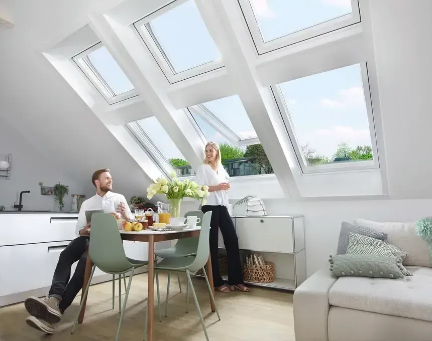 Jak otworzyć okno dachowe Roto do mycia - proste kroki i porady