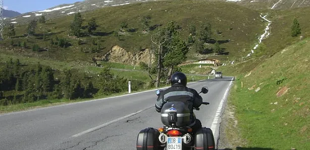 Trasy motocyklowe w Włoszech - odkryj ukryte skarby i piękne widoki