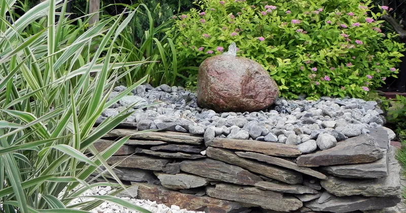 Jak zrobić fontannę w ogrodzie - proste kroki i materiały, które musisz znać Jak zrobić fontannę w ogrodzie - proste kroki i materiały, które musisz znać